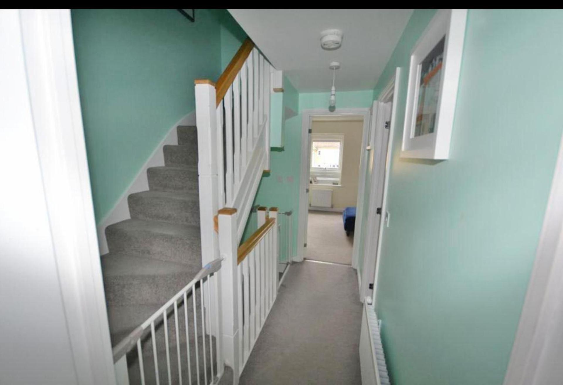 Retreat - 4 Bedroom Luxury House Holiday home *